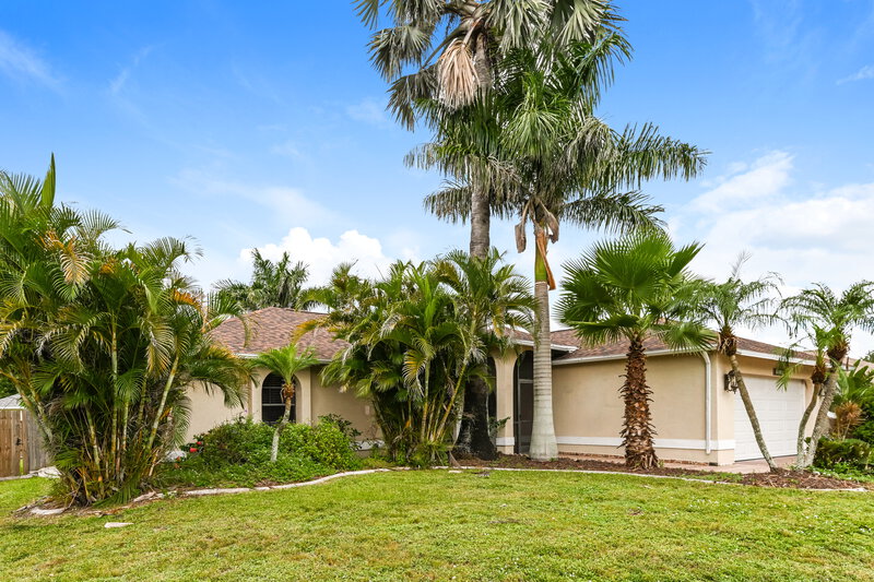 1,780/Mo, 4510 SW 7th Ave Cape Coral, FL 33914 Front View