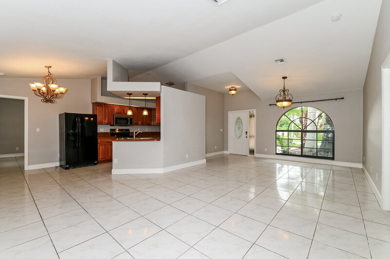 1,780/Mo, 4510 SW 7th Ave Cape Coral, FL 33914 Living Room View