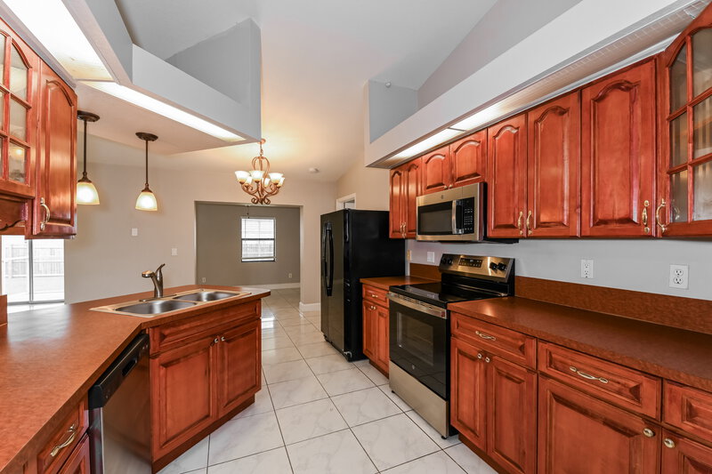 1,780/Mo, 4510 SW 7th Ave Cape Coral, FL 33914 Kitchen View