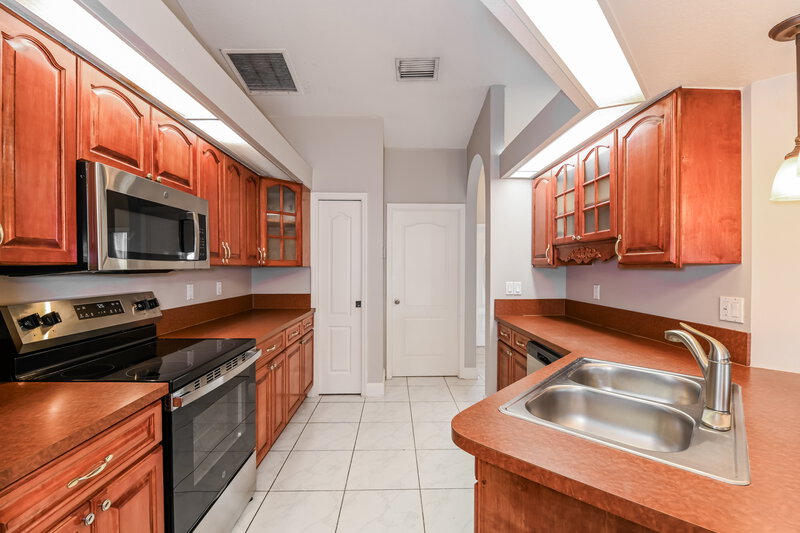 1,780/Mo, 4510 SW 7th Ave Cape Coral, FL 33914 Kitchen View 2