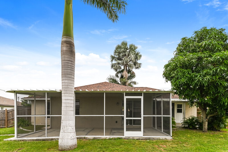 1,780/Mo, 4510 SW 7th Ave Cape Coral, FL 33914 Rear View