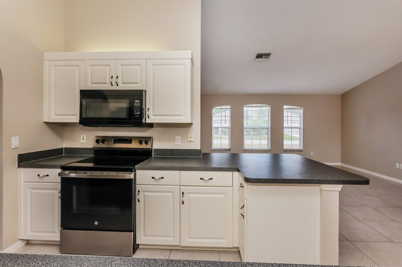 1,840/Mo, 2210 SE 15th St Cape Coral, FL 33990 Kitchen View 2