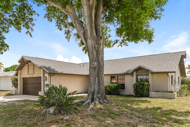 2,000/Mo, 1210 SE 36th Ter Cape Coral, FL 33904 Front View