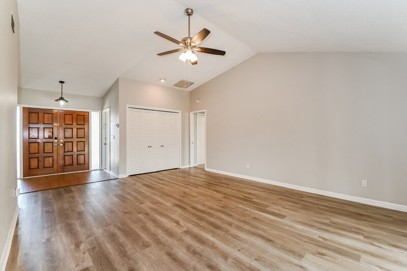 2,000/Mo, 1210 SE 36th Ter Cape Coral, FL 33904 Living Room View