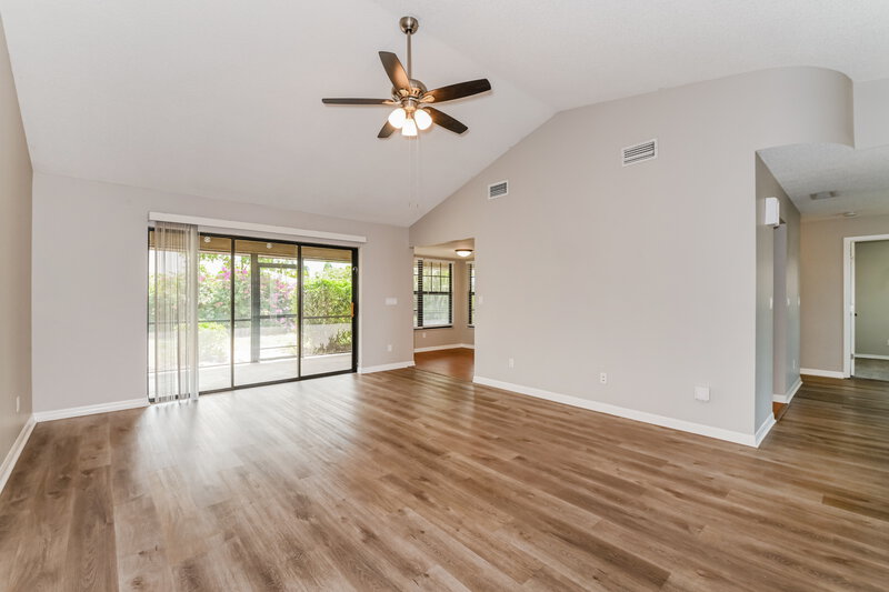 2,000/Mo, 1210 SE 36th Ter Cape Coral, FL 33904 Living Room View 2