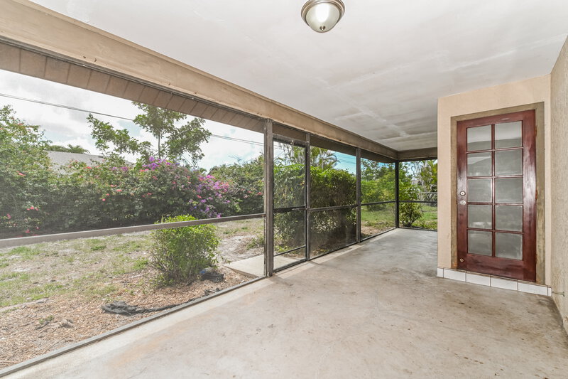 2,000/Mo, 1210 SE 36th Ter Cape Coral, FL 33904 Sun Room View