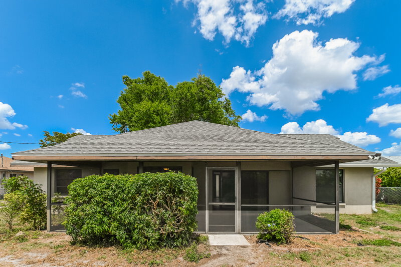 2,000/Mo, 1210 SE 36th Ter Cape Coral, FL 33904 Rear View
