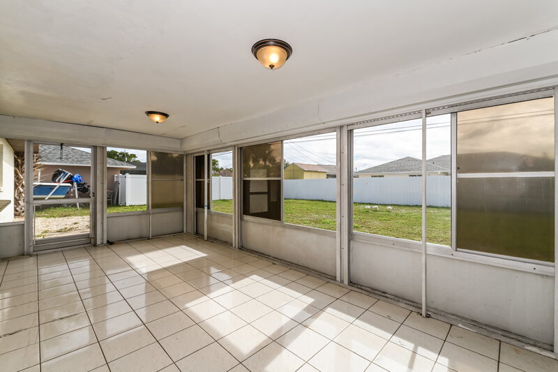 1,860/Mo, 1318 Everest Pkwy Cape Coral, FL 33904 Sun Room View