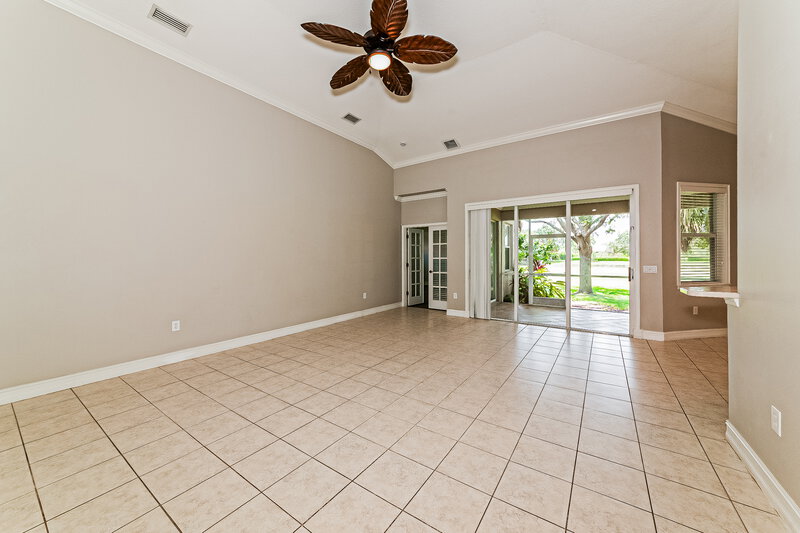 2,625/Mo, 6340 Rookery Cir Bradenton, FL 34203 Living Room View