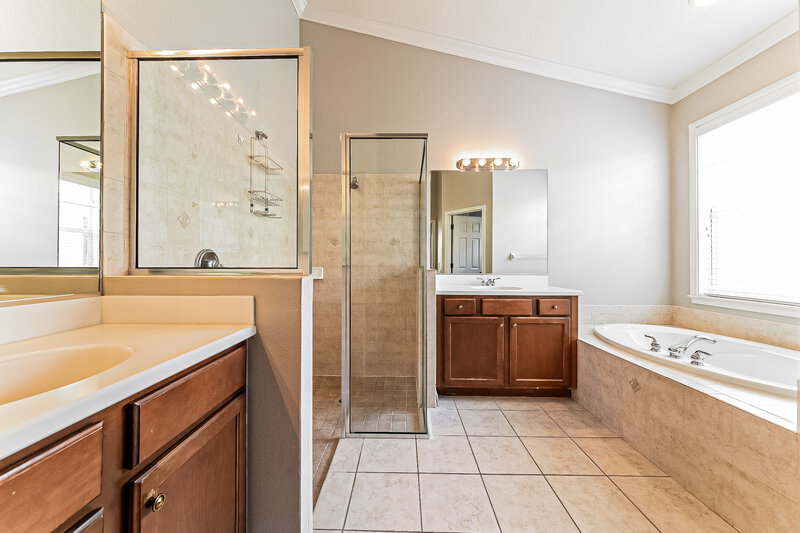 2,625/Mo, 6340 Rookery Cir Bradenton, FL 34203 Main Bathroom View