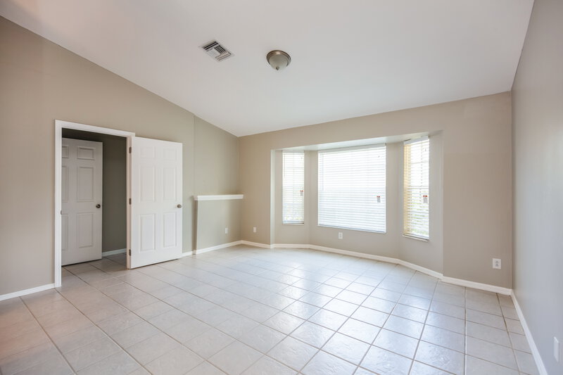 2,080/Mo, 610 SW 26th Ter Cape Coral, FL 33914 Family Room View