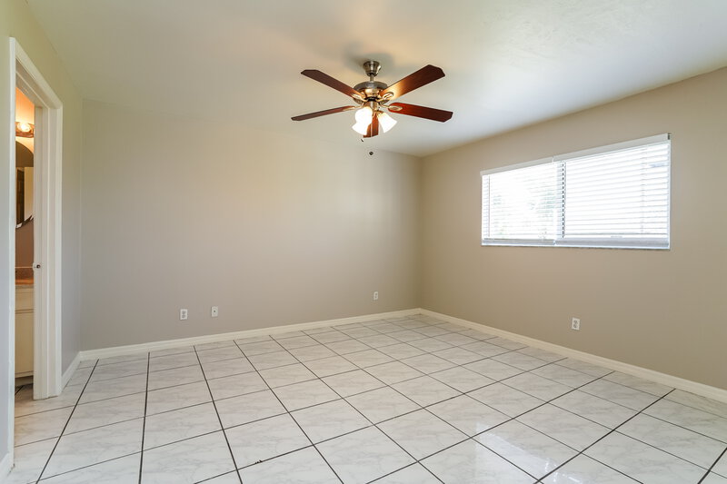 1,920/Mo, 142 SE 11th Ter Cape Coral, FL 33990 Main Bedroom View