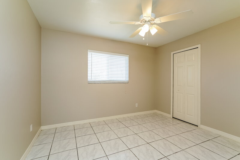 1,920/Mo, 142 SE 11th Ter Cape Coral, FL 33990 Bedroom View
