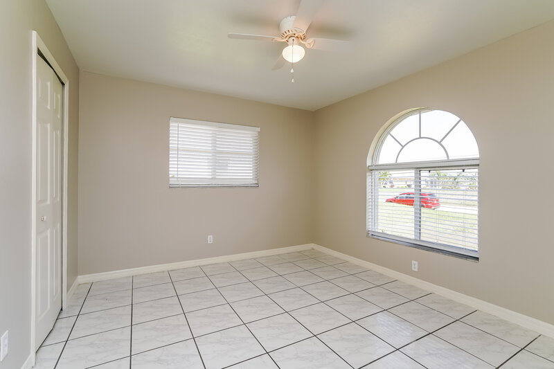 1,920/Mo, 142 SE 11th Ter Cape Coral, FL 33990 Bedroom View 2