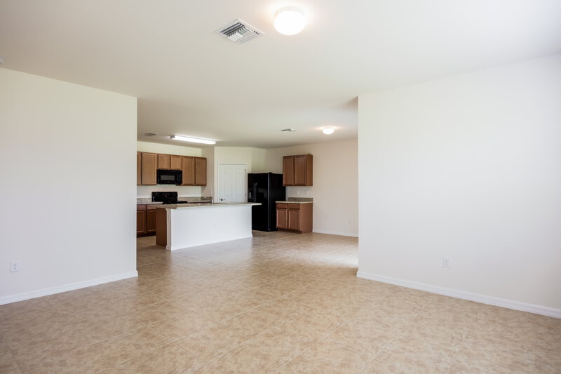 3,575/Mo, 1514 SW 19th Ave Cape Coral, FL 33914 Living Room View 2