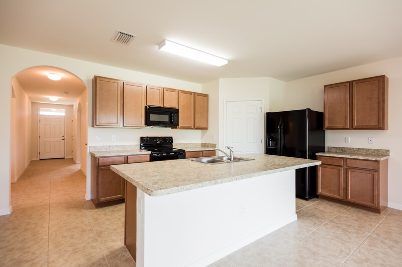 3,575/Mo, 1514 SW 19th Ave Cape Coral, FL 33914 Kitchen View
