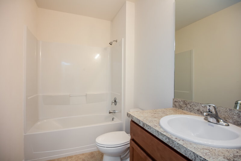 3,575/Mo, 1514 SW 19th Ave Cape Coral, FL 33914 Bathroom View