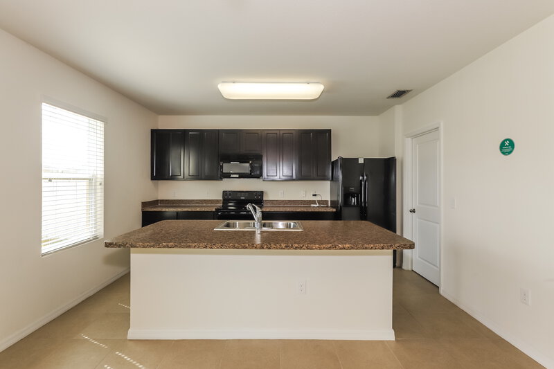 2,700/Mo, 15122 Agave Grove Pl Bradenton, FL 34212 Kitchen View