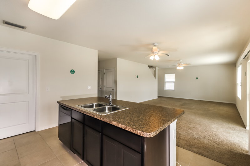 2,700/Mo, 15122 Agave Grove Pl Bradenton, FL 34212 Kitchen View 2