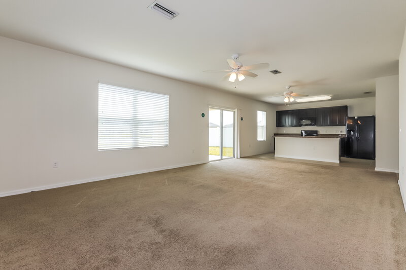 2,700/Mo, 15122 Agave Grove Pl Bradenton, FL 34212 Family Room View 3