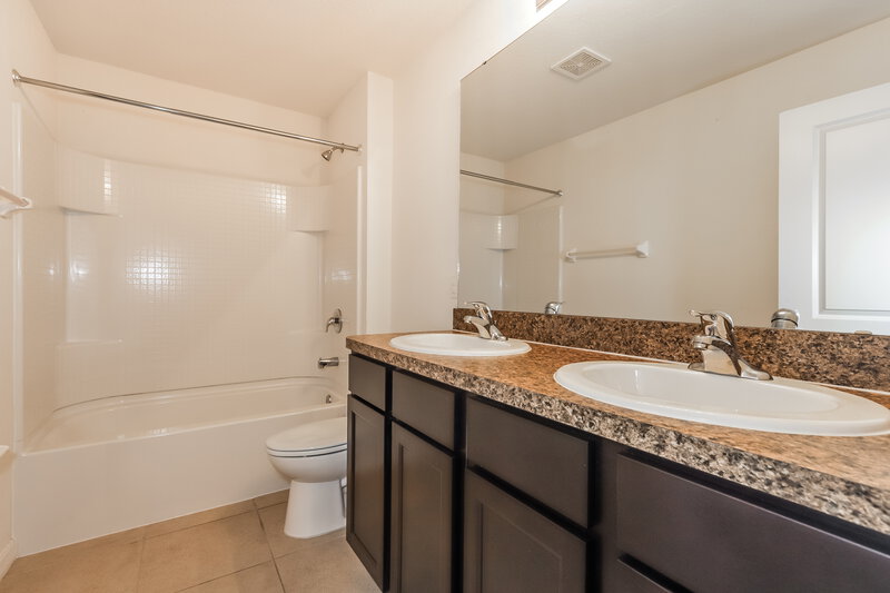 2,700/Mo, 15122 Agave Grove Pl Bradenton, FL 34212 Bathroom View