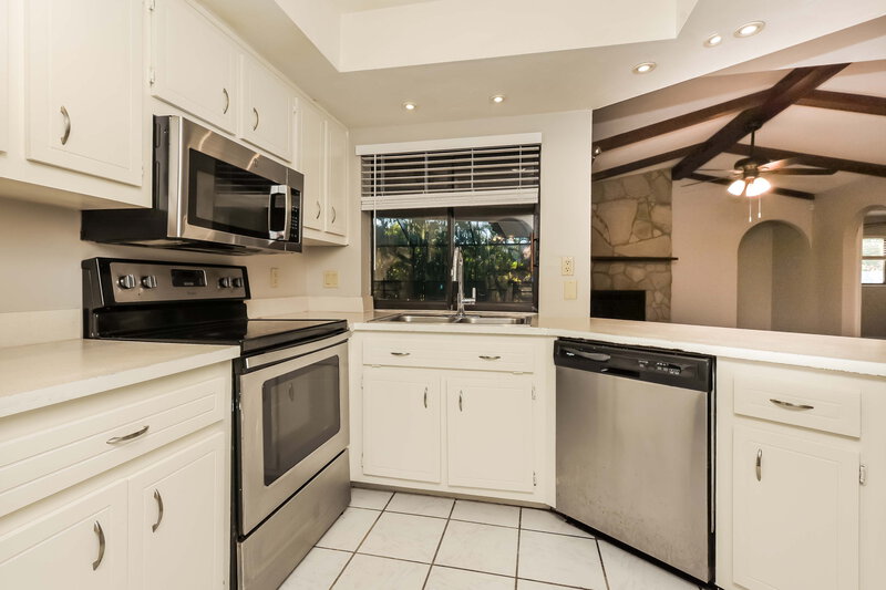 2,020/Mo, 1432 SE 17th Ter Cape Coral, FL 33990 Kitchen View