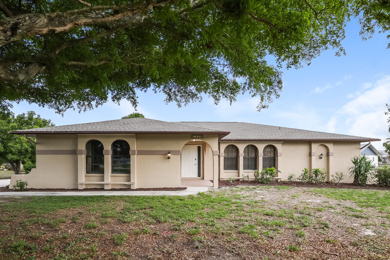 2,115/Mo, 1320 SE 2nd St Cape Coral, FL 33990 External View
