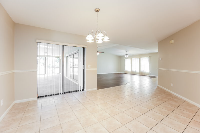 2,115/Mo, 1320 SE 2nd St Cape Coral, FL 33990 Dining Room View 2