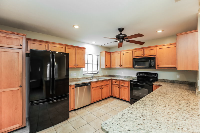2,115/Mo, 1320 SE 2nd St Cape Coral, FL 33990 Kitchen View