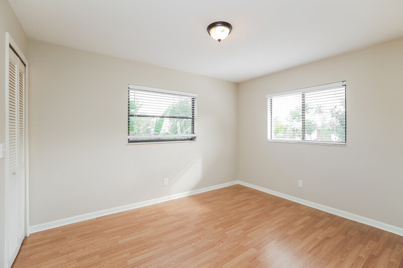 2,115/Mo, 1320 SE 2nd St Cape Coral, FL 33990 Bedroom View 2