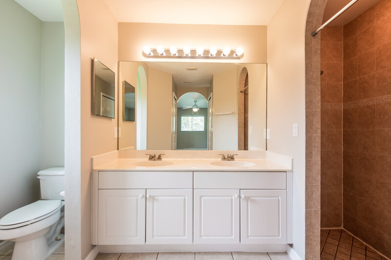 1,935/Mo, 1305 SW 11th Ter Cape Coral, FL 33991 Master Bathroom View