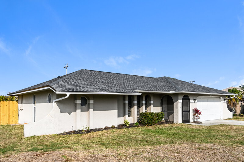 2,030/Mo, 3406 SW 6th Ave Cape Coral, FL 33914 Front View