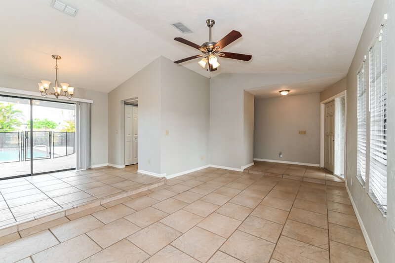 2,030/Mo, 3406 SW 6th Ave Cape Coral, FL 33914 Living Room View 2