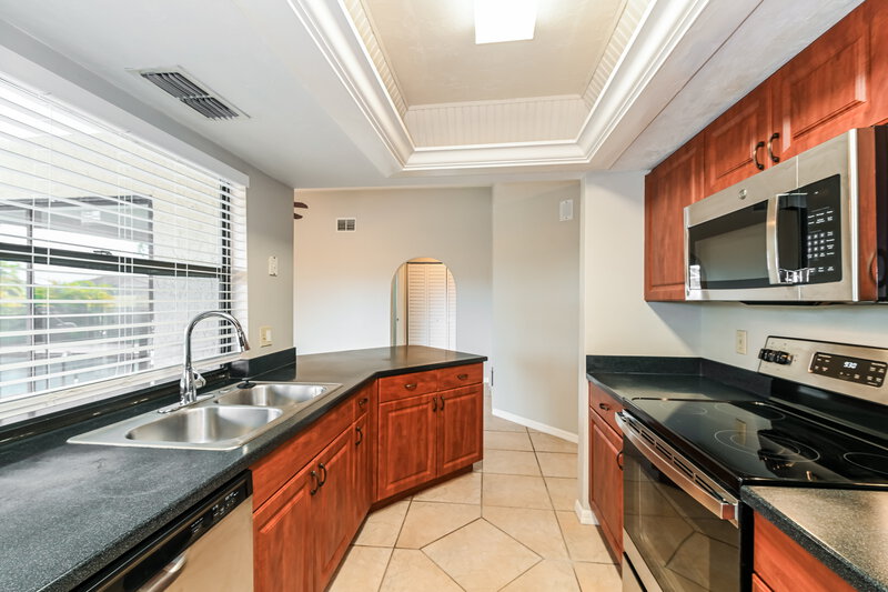 2,030/Mo, 3406 SW 6th Ave Cape Coral, FL 33914 Kitchen View 2