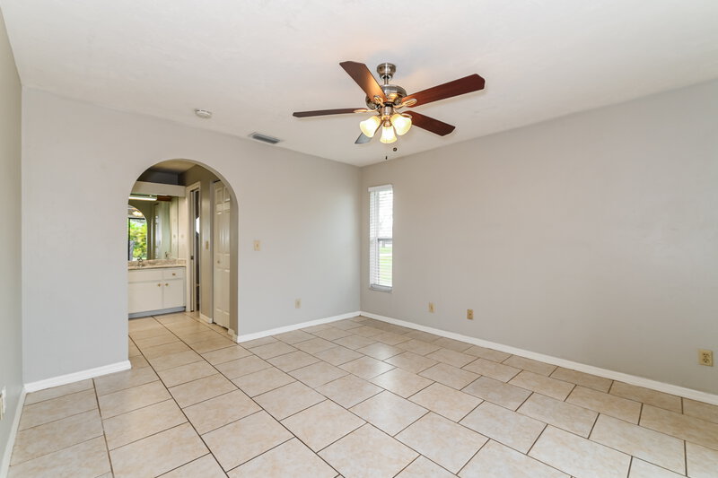 2,030/Mo, 3406 SW 6th Ave Cape Coral, FL 33914 Main Bedroom View 2