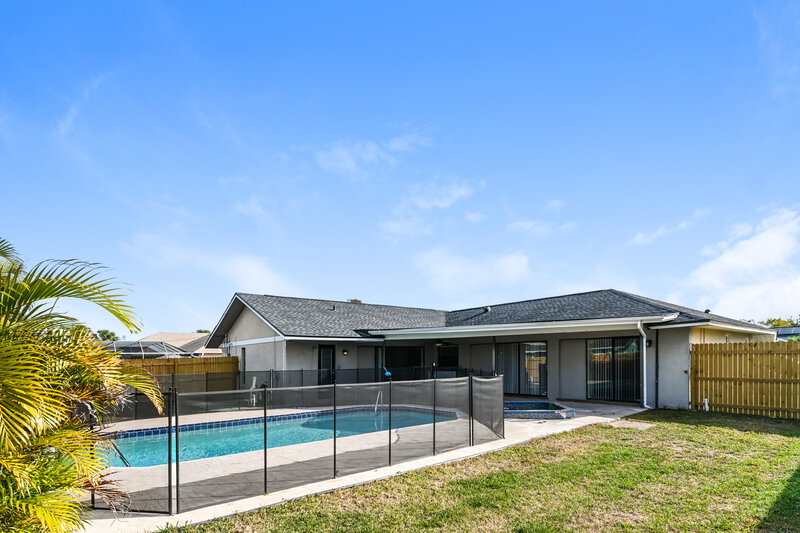 2,030/Mo, 3406 SW 6th Ave Cape Coral, FL 33914 Rear View