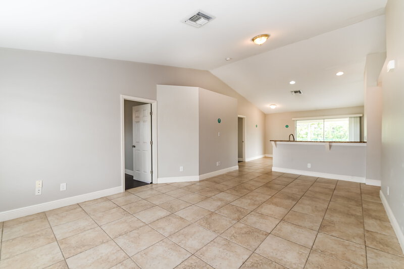 2,205/Mo, 845 SW 37th Ln Cape Coral, FL 33914 Misc View 4