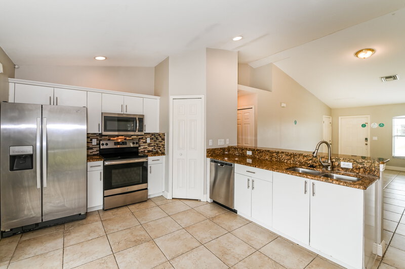 2,205/Mo, 845 SW 37th Ln Cape Coral, FL 33914 Misc View 6