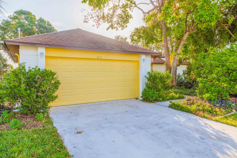 1,940/Mo, 817 SW 9th Ave Cape Coral, FL 33991 Front View