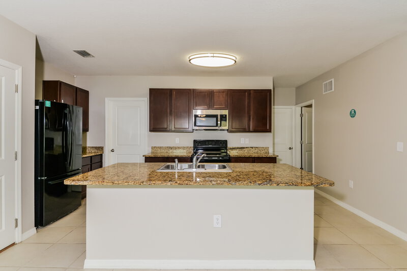 2,400/Mo, 115 San Avellino Ct Bradenton, FL 34208 Kitchen View