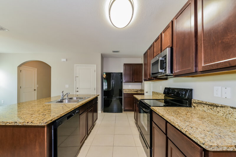 2,400/Mo, 115 San Avellino Ct Bradenton, FL 34208 Kitchen View 2