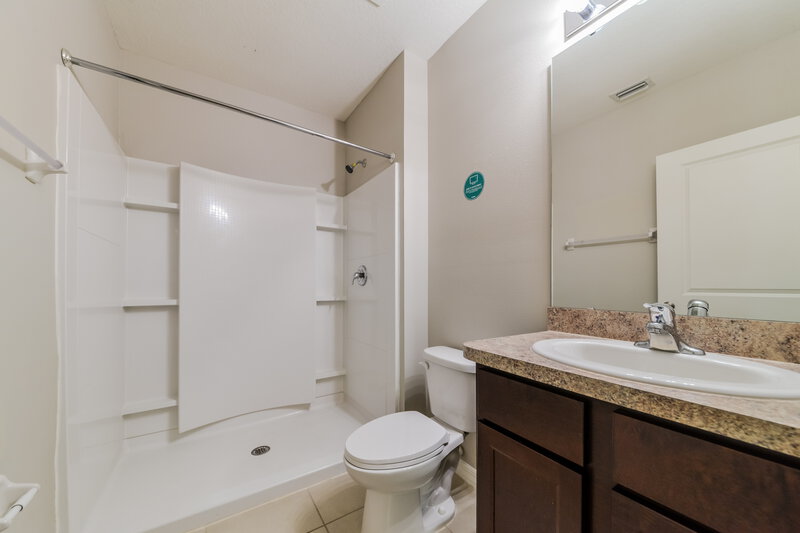 2,400/Mo, 115 San Avellino Ct Bradenton, FL 34208 Bathroom View