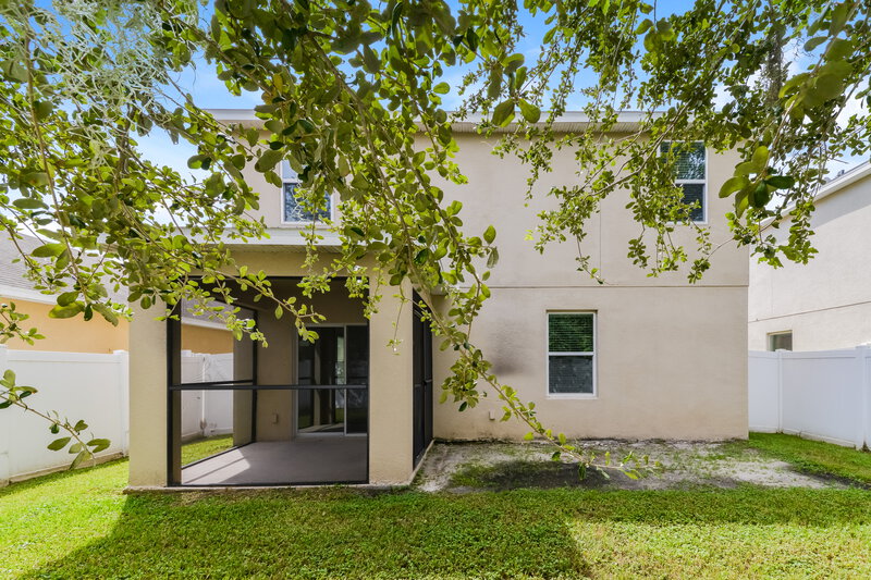 2,400/Mo, 115 San Avellino Ct Bradenton, FL 34208 Rear View