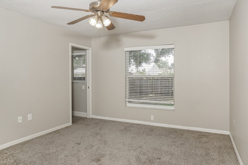 2,665/Mo, 4212 1st Ave NE Bradenton, FL 34208 Main Bedroom View