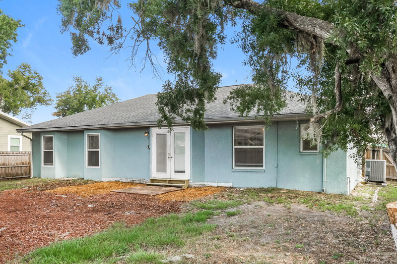 2,665/Mo, 4212 1st Ave NE Bradenton, FL 34208 Rear View