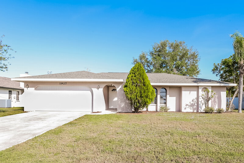 1,745/Mo, 1927 SE 5th St Cape Coral, FL 33990 External View