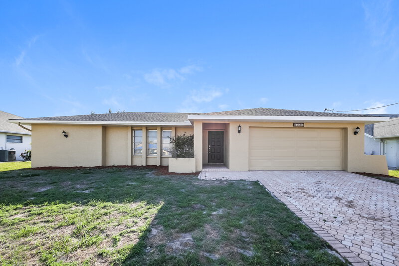 1,880/Mo, 4336 Country Club Blvd Cape Coral, FL 33904 External View