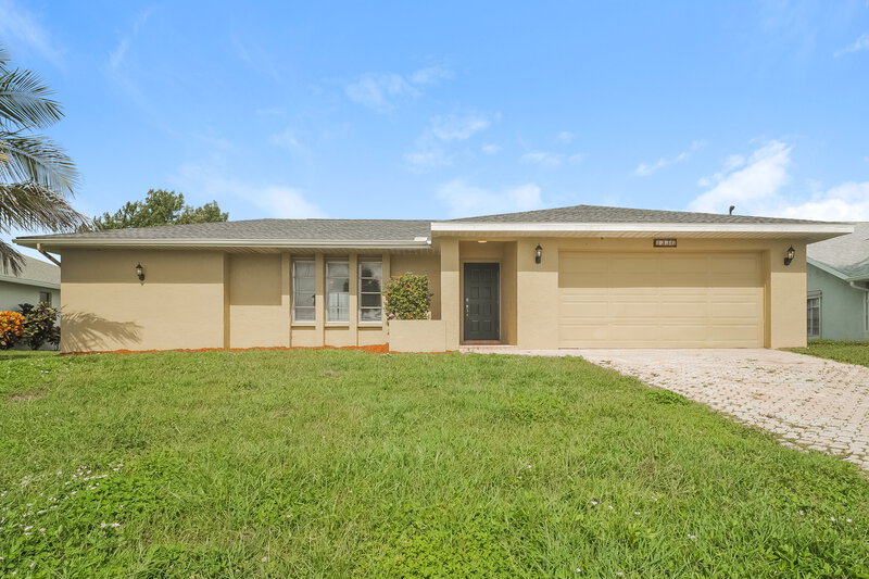 1,665/Mo, 4336 Country Club Blvd Cape Coral, FL 33904 External View