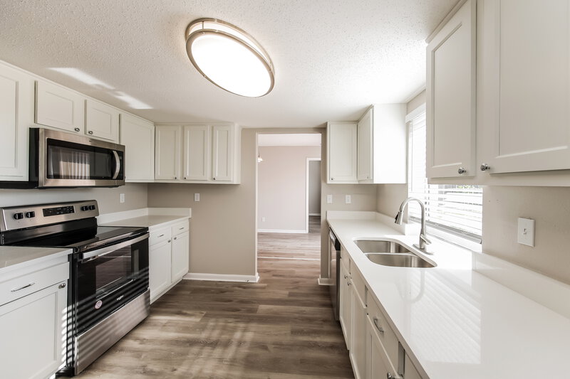 1,880/Mo, 4336 Country Club Blvd Cape Coral, FL 33904 Kitchen View