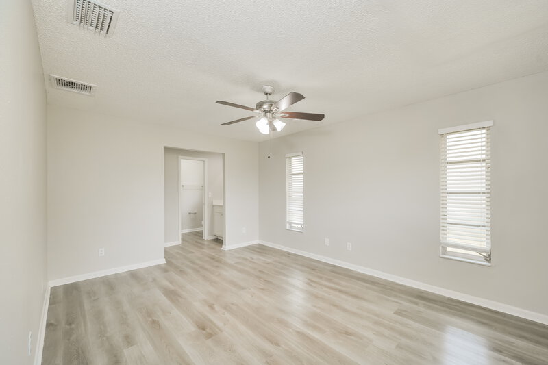 1,665/Mo, 4336 Country Club Blvd Cape Coral, FL 33904 Main Bedroom View